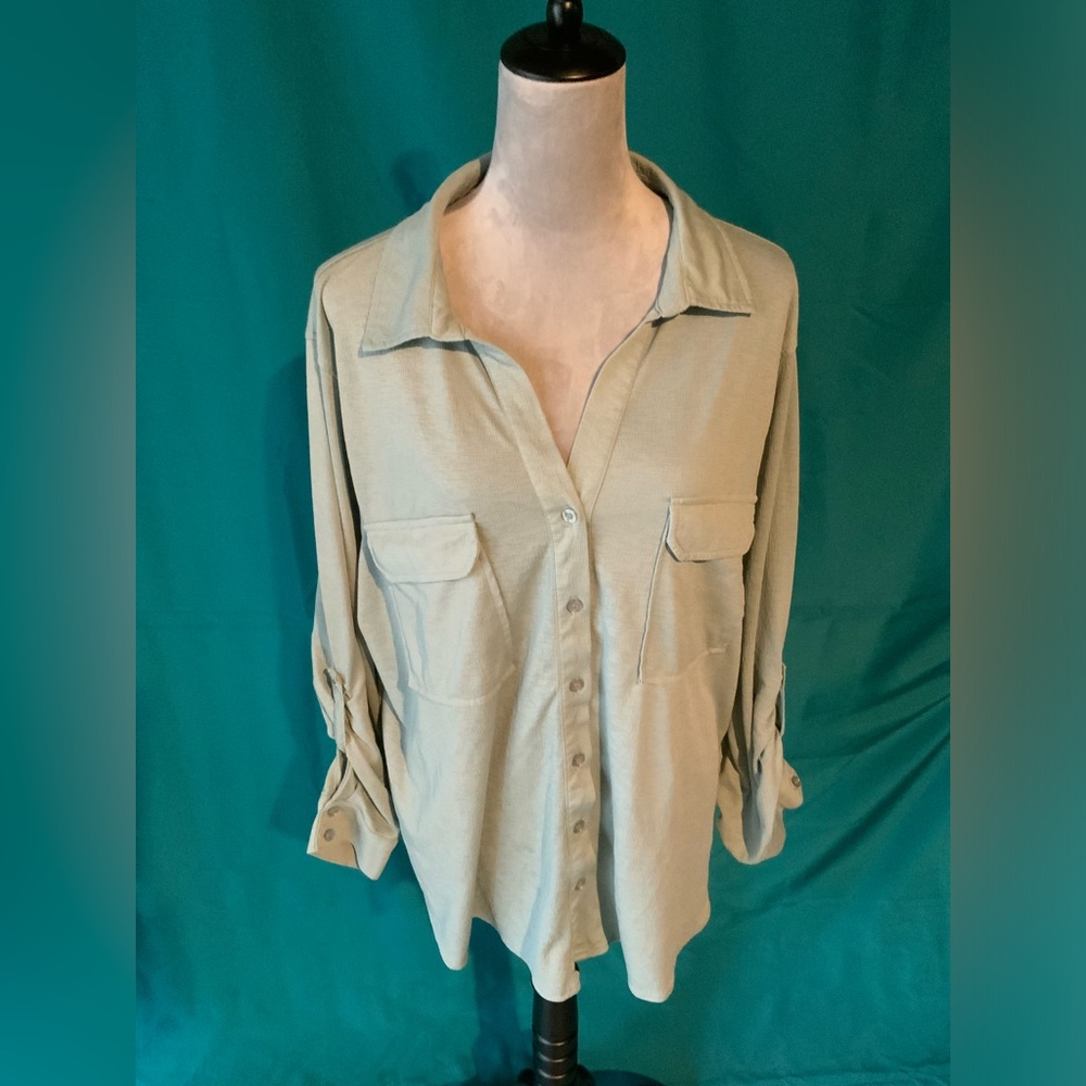 FLOWER & FEATHER, WOMENS’ BLUE SIZE 2XL BLOUSE, POCKETS, EUC